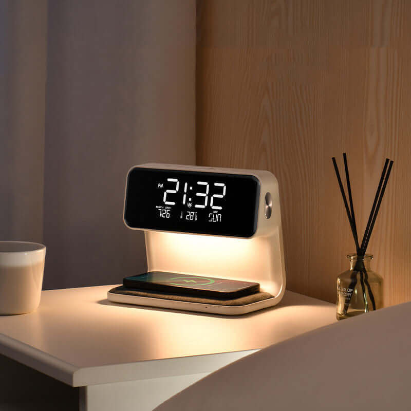 Kreative 3 In 1 Nachttischlampe Drahtloses Laden LCD-Bildschirm Wecker Drahtloses Telefon Ladegerät