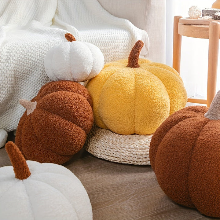 Dekoratives Kissen Warm Pumpkin Aus Weichem Plüsch