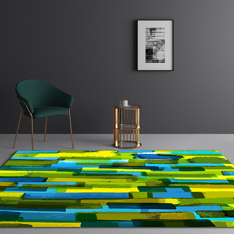 Moderner Teppich für das Wohnzimmer im grünen abstrakten Muster, Polyester, rutschfeste Unterseite, Teppich für den Bereich
