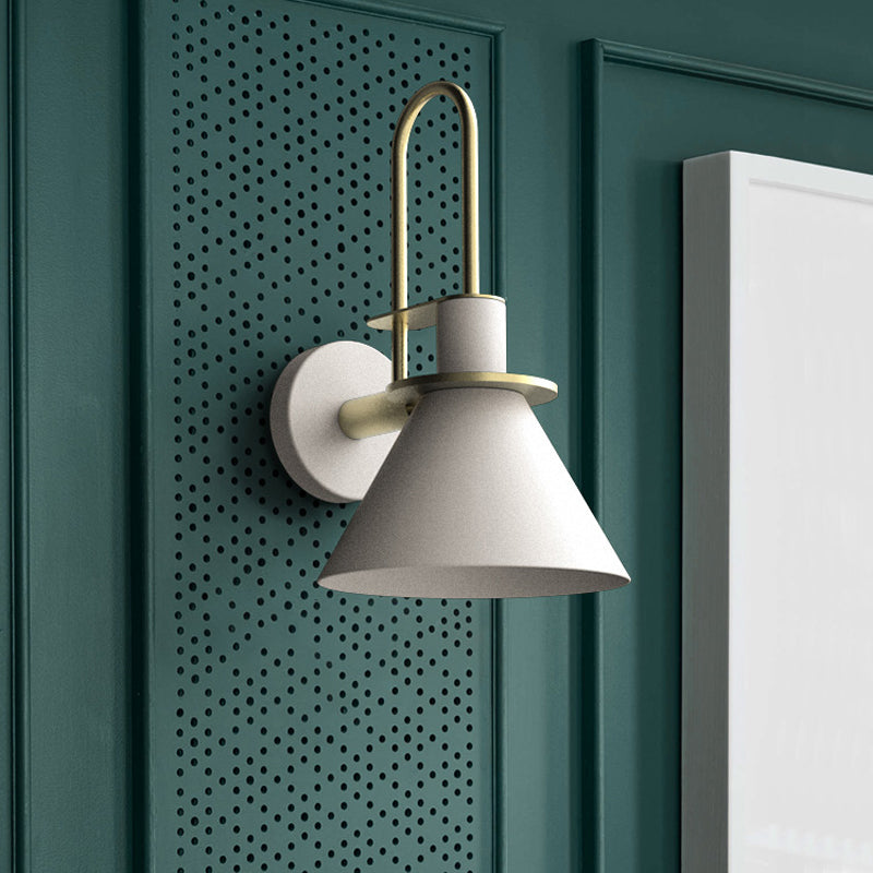 Schwarz/Weiß/Grün Cone Wandlampe Macaron 1-Licht Metall Wandmontierte Lampe mit gebogenem Arm für Schlafzimmer, Warm/Weiß Licht