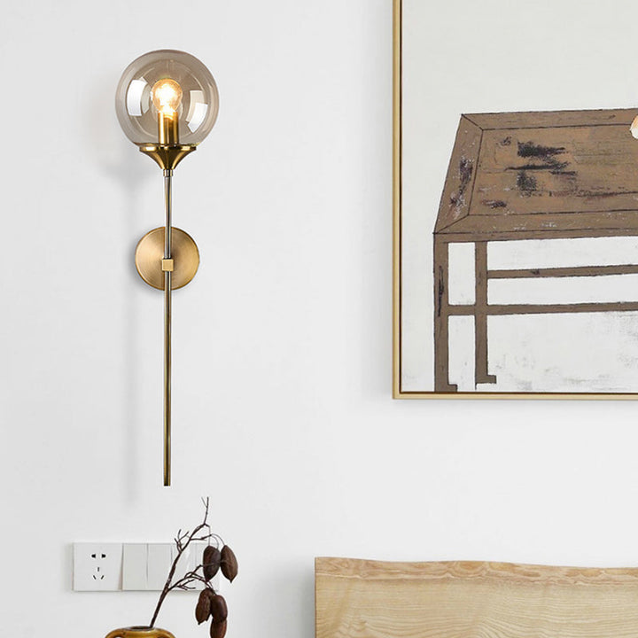 Ball Shade Stift-Arm Wandbeleuchtung Postmodern Klar/Amber/Rauchgrau Glas Einzelne Messing Wandmontierte Lampe