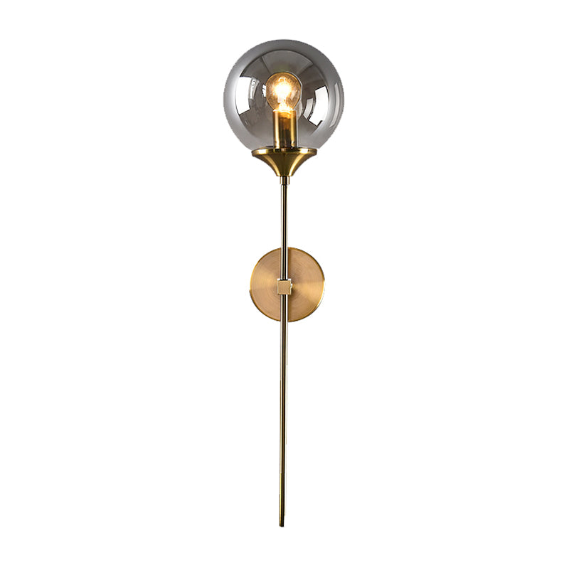 Ball Shade Stift-Arm Wandbeleuchtung Postmodern Klar/Amber/Rauchgrau Glas Einzelne Messing Wandmontierte Lampe