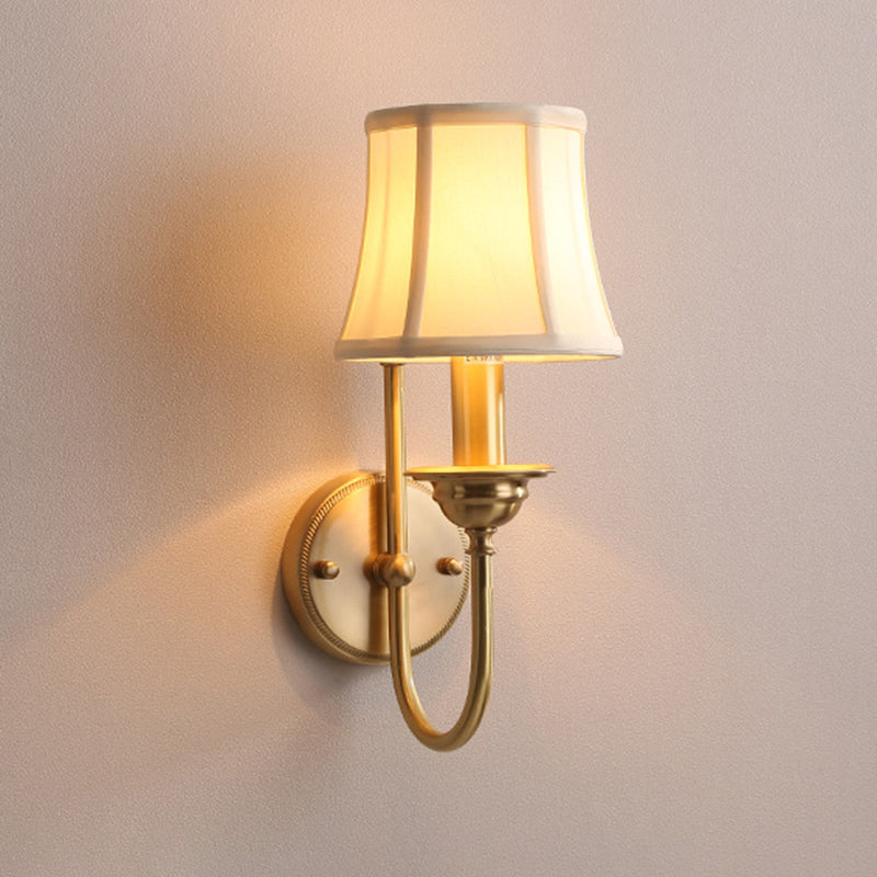 Ausladende Wohnzimmer Wandbeleuchtung Antiqued Stoff 1 Glühbirne Gold Wandlampen mit U-förmigem Arm