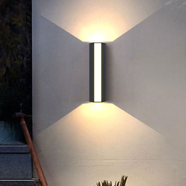 Schwarze Dreiecks-Prisma-Wandleuchte Modernes Metall Klein/Mittel/Groß LED Deckeneinbau-Wandleuchte in Warm/Weiß Licht