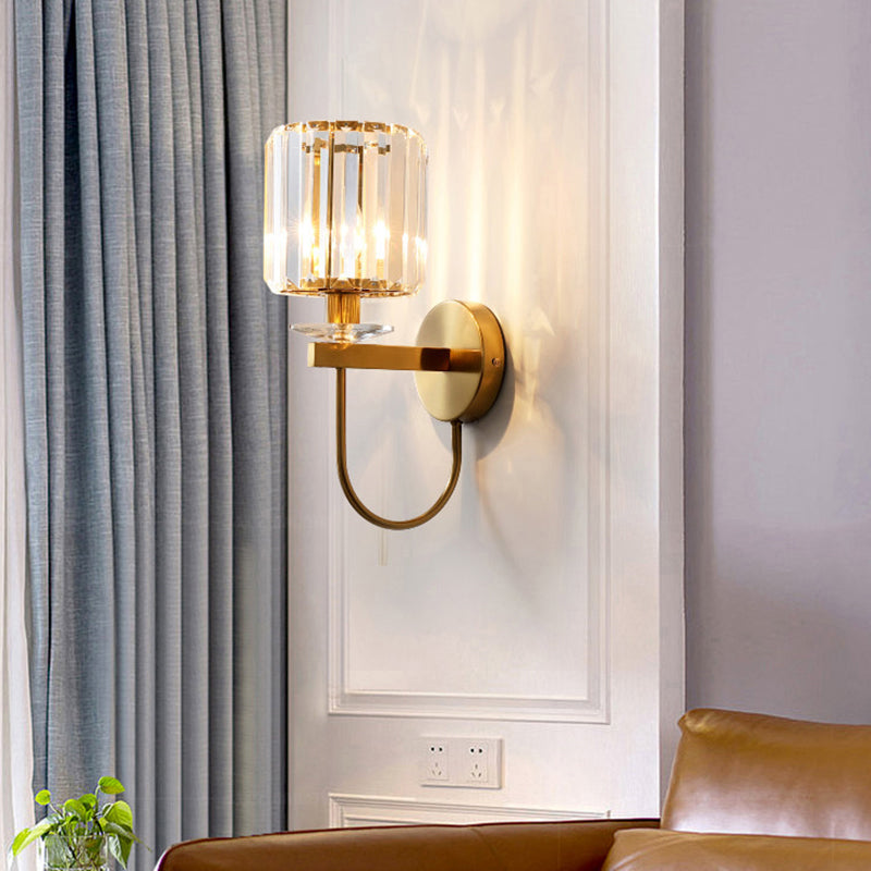 Zylindrische Kristall Wandbeleuchtung Postmodern 1 Kopf Goldfinish Wandleuchte mit gebogenem Arm