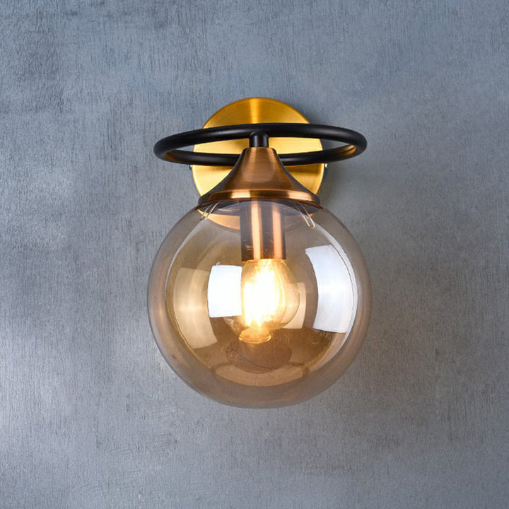 Postmoderne Stil Ball Wandlicht Glas 1-Licht Schlafzimmer Wandlampe in Messing