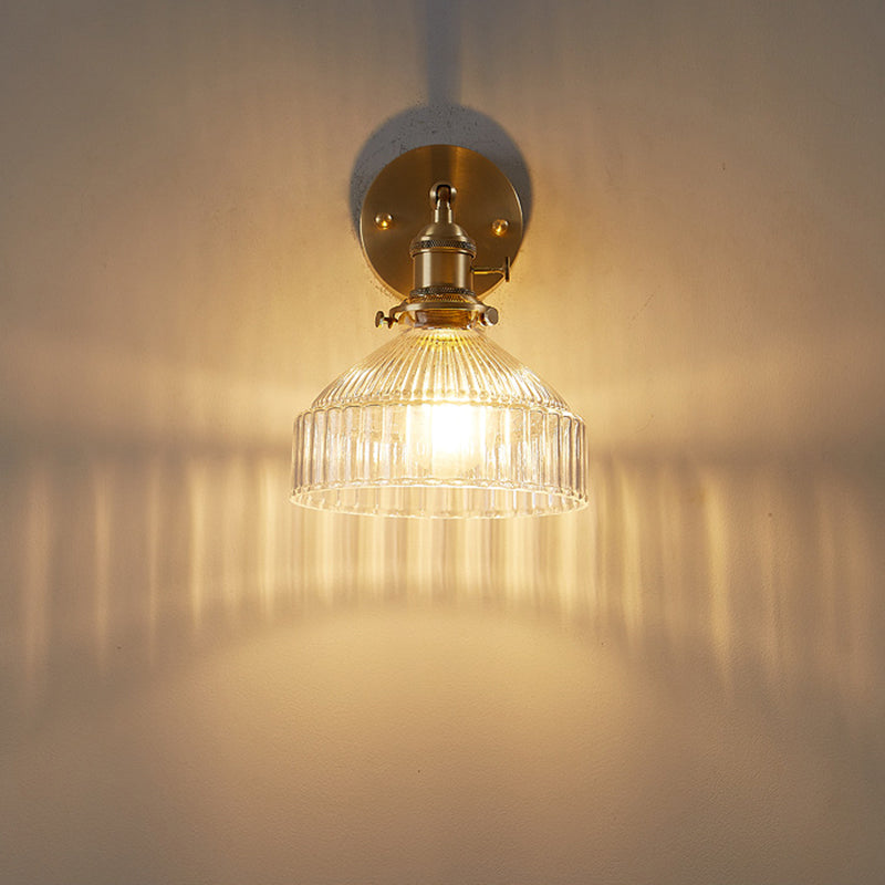 Industrielle Wandlampe Gepresstes Geriffeltes Glas Wandleuchte in Gold-Finish für Schlafzimmer