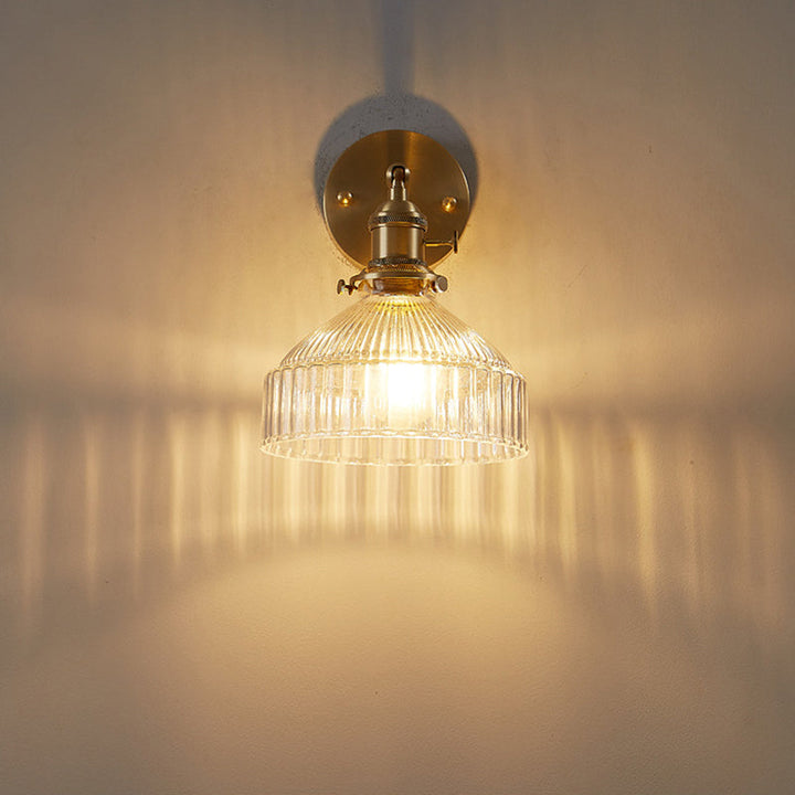 Industrielle Wandlampe Gepresstes Geriffeltes Glas Wandleuchte in Gold-Finish für Schlafzimmer