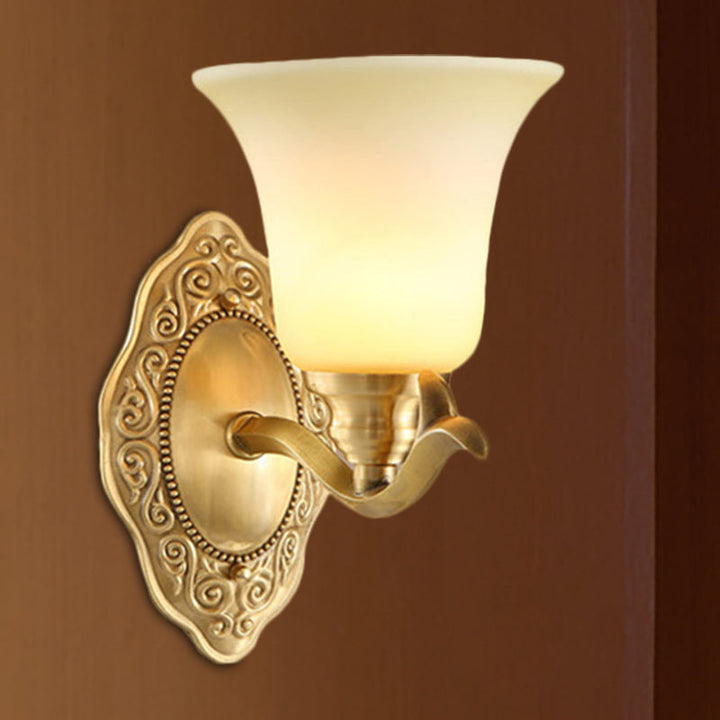 Traditionelle Glockenschirm Wandleuchte 1/2-Licht Frosted Glass Wandleuchte mit goldenem Metallarm