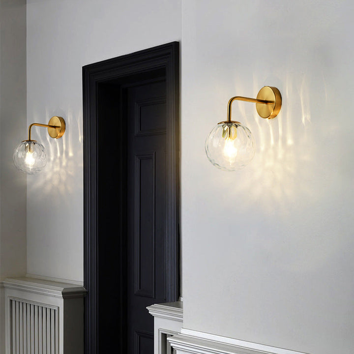 Geripptes Glas-Sphäre Wandleuchte Minimalistisch 1 Licht Gold Wandlampe mit Arm