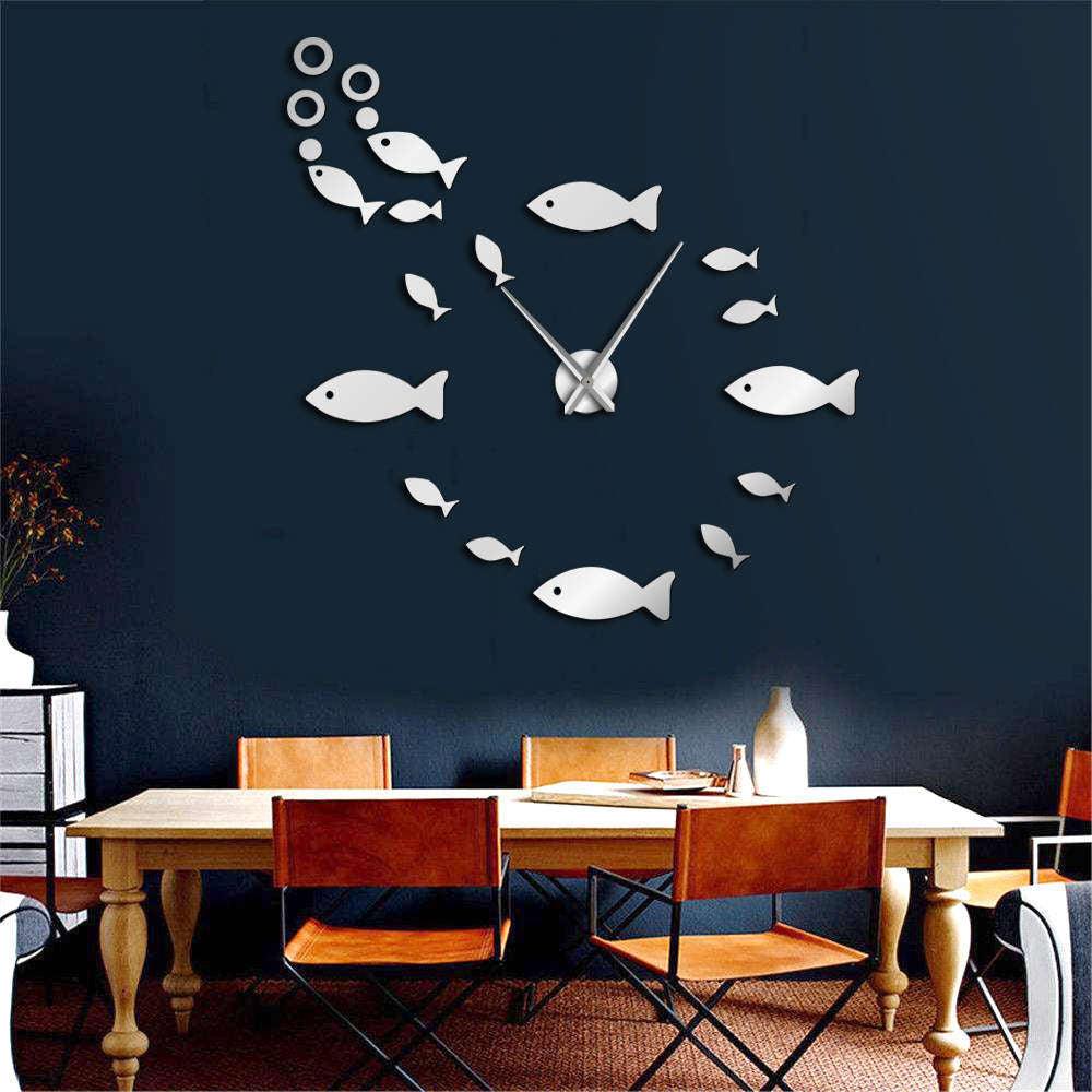 Schlankes Spiegel-Wand-Design