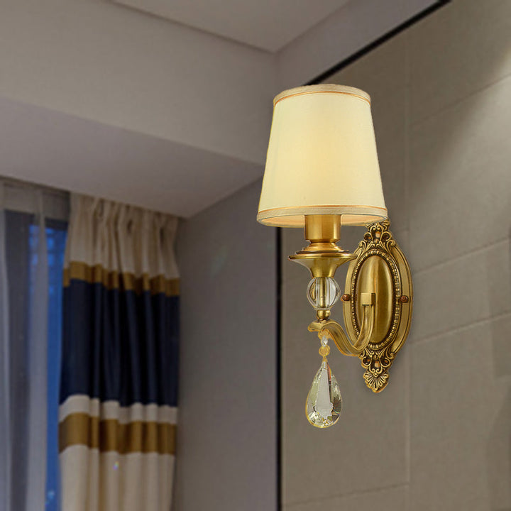 Traditionell Konische Wandmontage Lampe 1/2 Köpfe Stoff Wandstrahler Beleuchtung in Gold mit hängendem Kristall