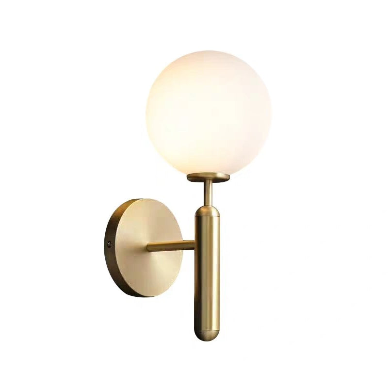 Milchglas-Ball-Wandlampe Zeitgenössisch 1 Kopf Messing Wandmontage Lichtarmatur mit Metall-Bleistiftarm