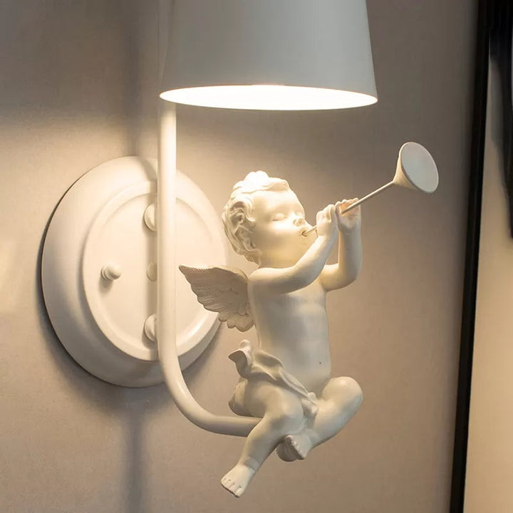 Weiße kleine Engel Wandlampe mit Eimer Schirm 1 Kopf Metall Wandlampe für das Wohnzimmer