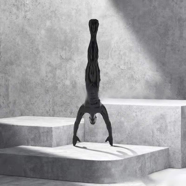 Kletterwand hängende Statuen