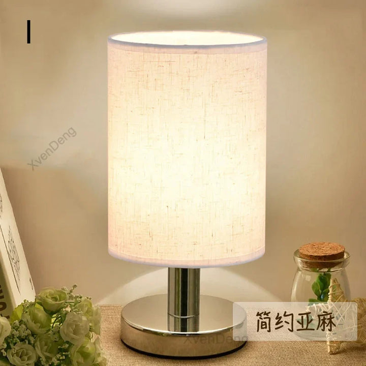 Moderne Eisen Tischlampe LED Stoff Nordic Schreibtischlicht - Perfekt für Wohnzimmer, Schlafzimmer, Nachttisch, Studium und Heimdekor Beleuchtungsanlagen