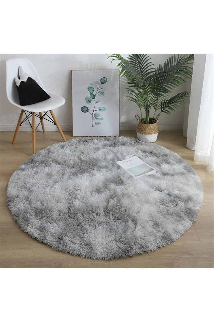 Flauschiger runder Teppich