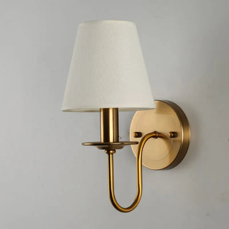 Elegante Stoffwandleuchte - Vintage europäischer Charme für jeden Raum