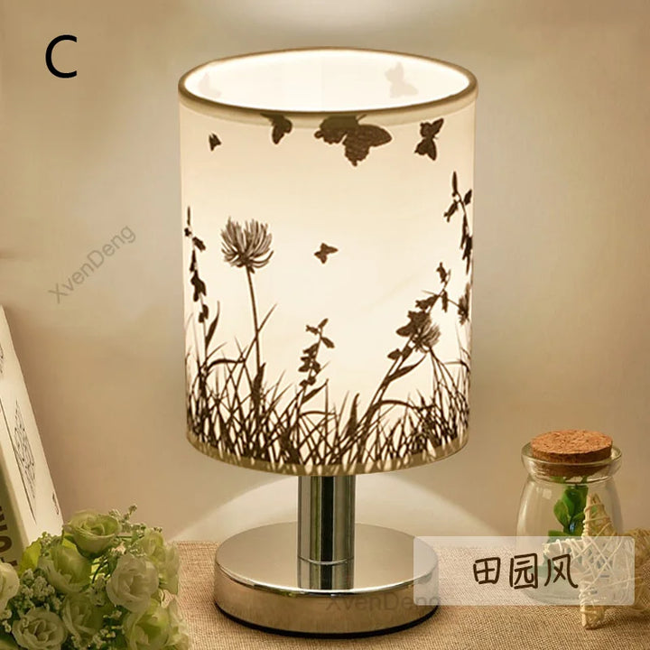 Moderne Eisen Tischlampe LED Stoff Nordic Schreibtischlicht - Perfekt für Wohnzimmer, Schlafzimmer, Nachttisch, Studium und Heimdekor Beleuchtungsanlagen