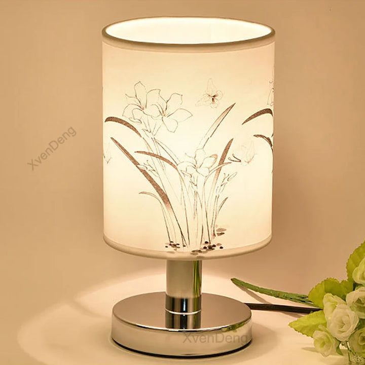 Moderne Eisen Tischlampe LED Stoff Nordic Schreibtischlicht - Perfekt für Wohnzimmer, Schlafzimmer, Nachttisch, Studium und Heimdekor Beleuchtungsanlagen