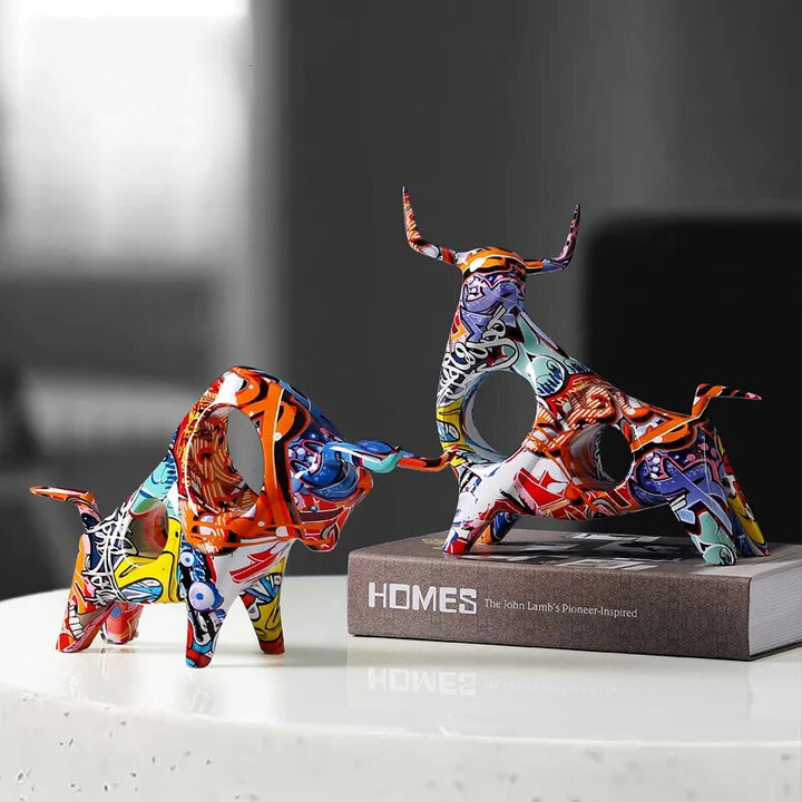 Art Farbenfrohe Stierskulptur