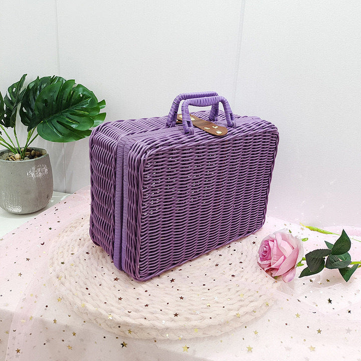 Stylische Rattenbox mit praktischen Griffen