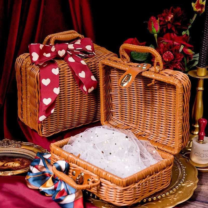 Stylische Rattenbox mit praktischen Griffen