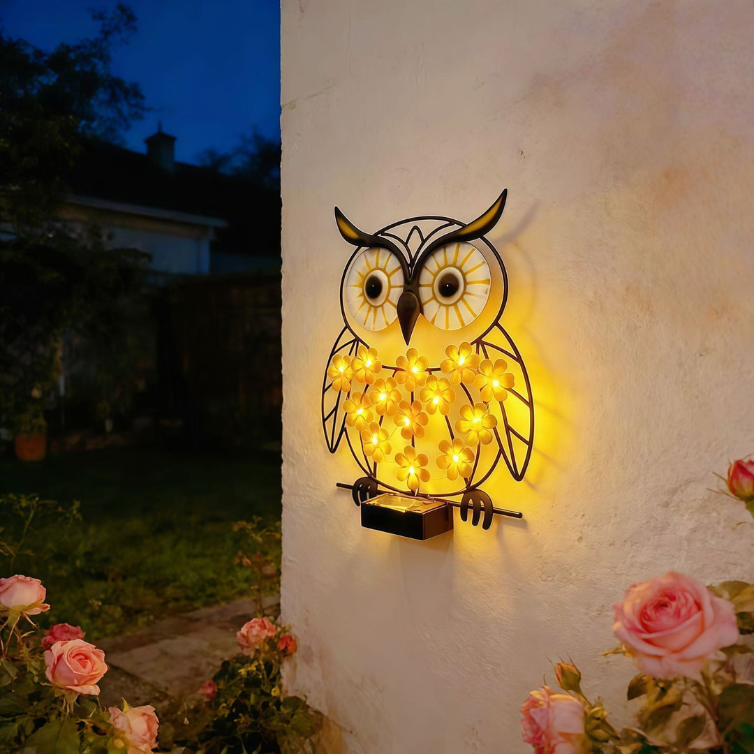 Metallene Eule Wandkunst mit solarbetriebenen LED-Blumenlichtern und Eisenrahmen
