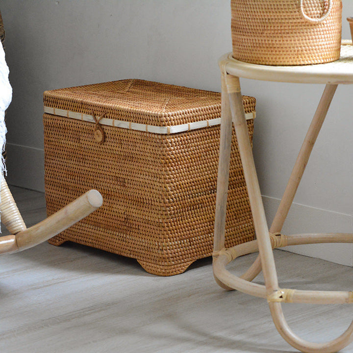 Stylische Aufbewahrungsbox aus gewobenem Naturmaterial