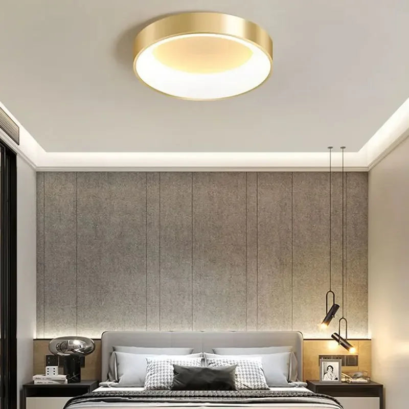 Moderne LED-Deckenleuchte – Dimmbare goldene Aufbaulampe für Schlafzimmer, Arbeitszimmer, Balkon und Flur