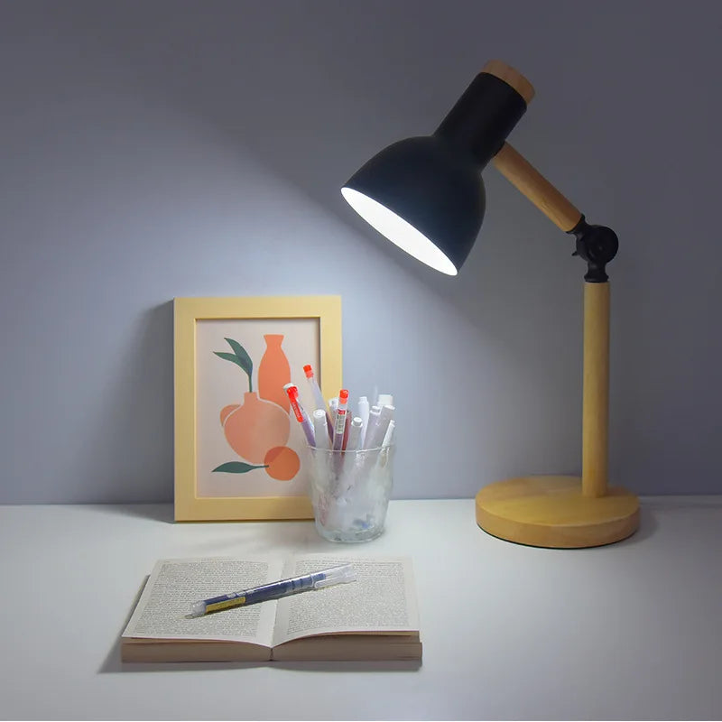 Kreative Nordische Holz Kunst LED Tischlampe – Verstellbarer Kopf & Augenschutz