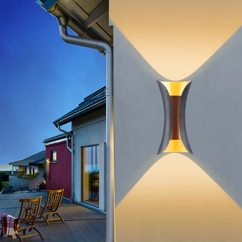 Moderne LED-Außenwandleuchte – Wasserdichte Veranda- und Balkonwandleuchte für Haus und Garten, IP55 bewertet