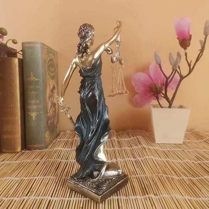 Antike Bronze griechische Göttin der Gerechtigkeit Statue Fair Angels Harz Skulptur Ornamente Schreibtisch Wohnkultur Geschenk