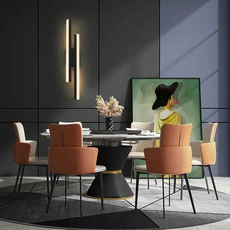 Moderne LED-Wandlampe mit Kupferrohr und Acrylschirm
