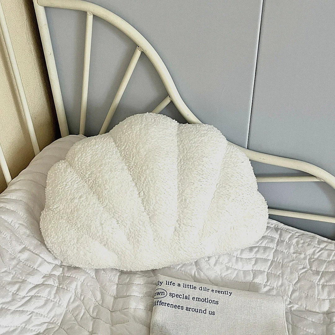 Pastell Shell Kissen – Flauschiges Bouclé Plüschkissen