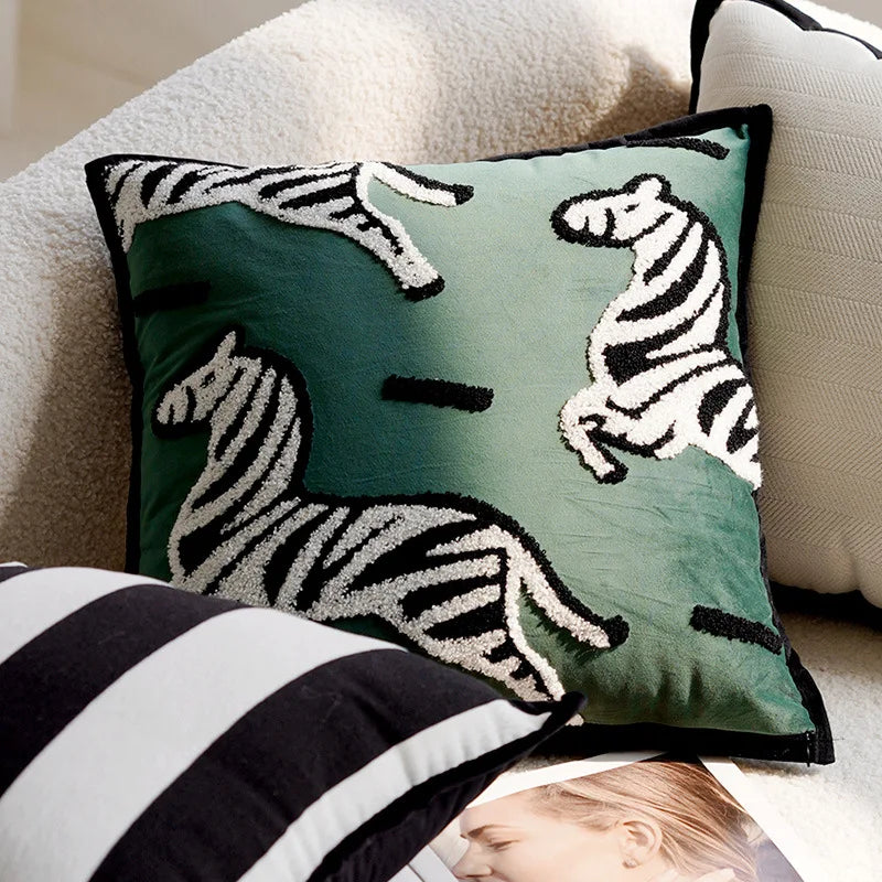 Luxuriös besticktes dekoratives Kissen mit Pferdedruck für Sofa und Wohnzimmer