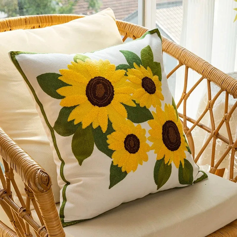 Baumwollgesticktes Dekoratives Kissen 45x45 cm mit Sonnenblumenmuster