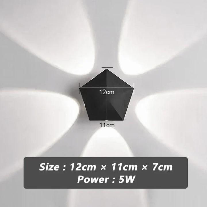 Schwarze Prisma Ambient Minimal Wandlampe