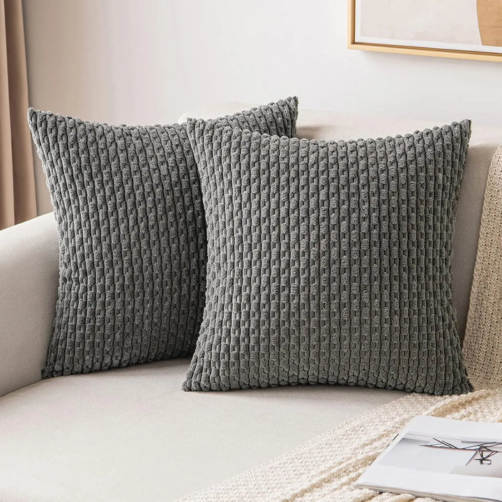 Weiches geripptes Samt Dekokissen mit Streifen im Boho-Stil für Sofa und Bett