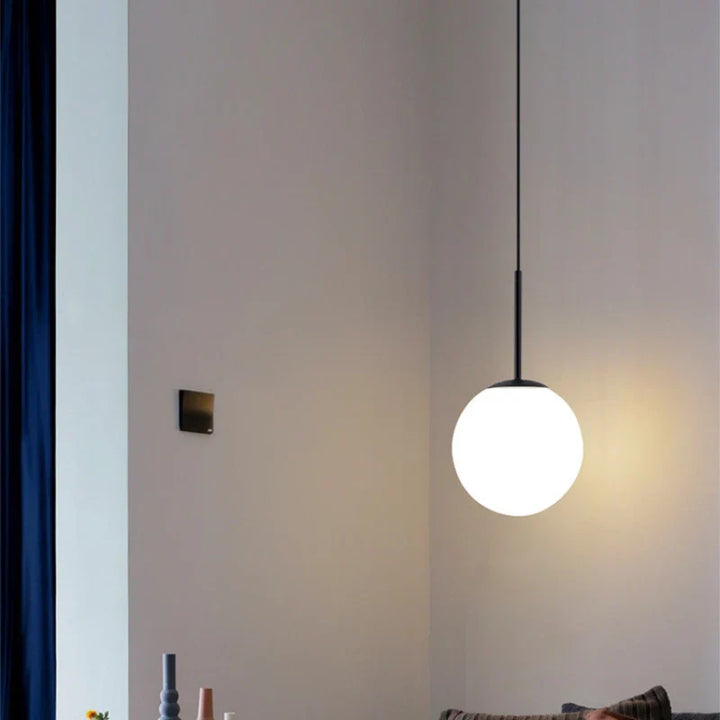 Moderne Glasballen-Hängeleuchte – Dekorative nordische Leuchte für Esszimmer, Schlafzimmer und Bar