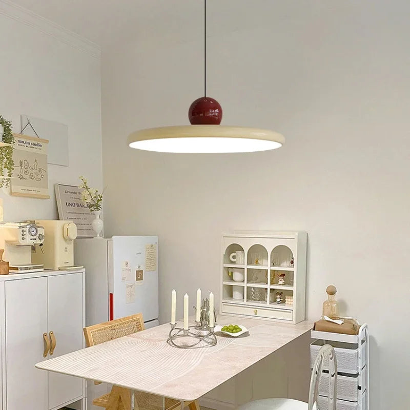 Nordic Cream Flying Saucer Pendelleuchte – Moderne LED-Lampe für Wohnzimmer, Schlafzimmer und Restaurant, 20/30cm