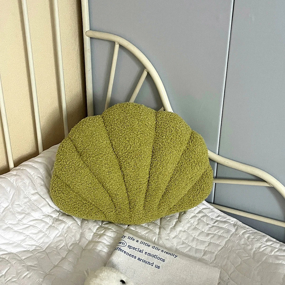 Pastell Shell Kissen – Flauschiges Bouclé Plüschkissen