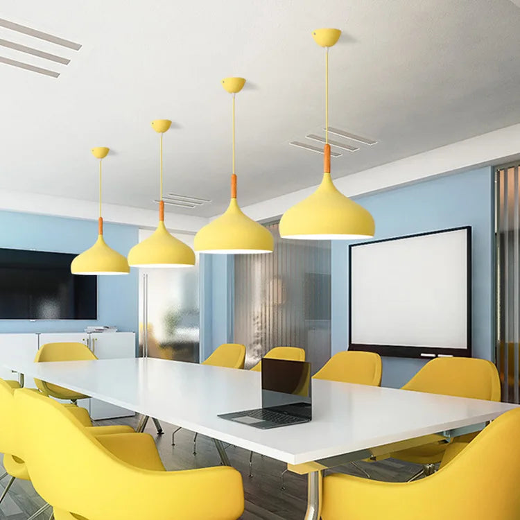 Moderne Macaron Pendelleuchte – Farbige LED-Kronleuchter für Schlafzimmer, Restaurant, Büro und Wohnzimmer – Einstellbares Aluminium-Hängelicht