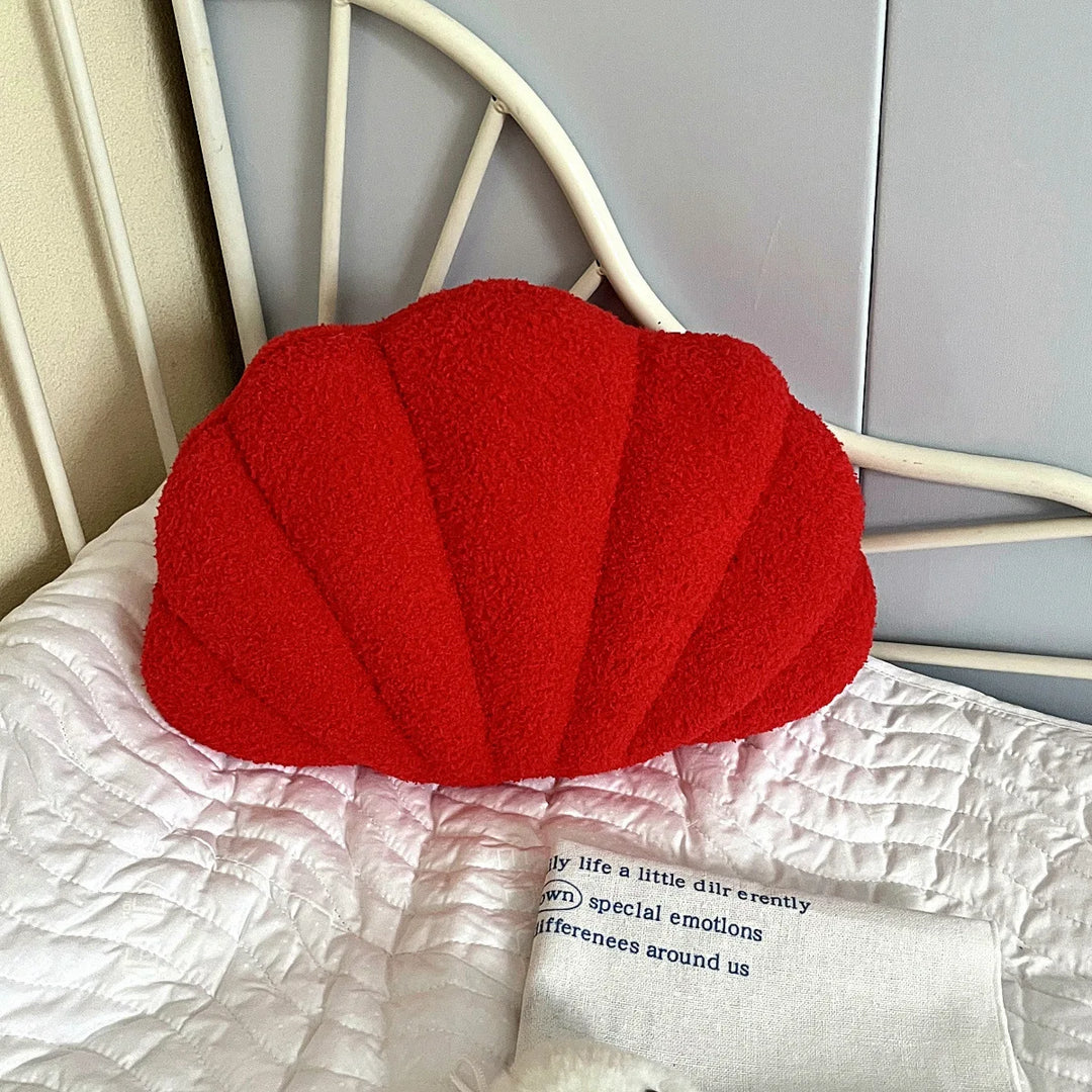 Pastell Shell Kissen – Flauschiges Bouclé Plüschkissen