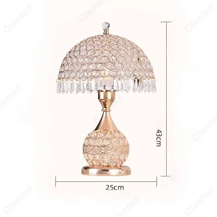Luxuriöse europäische LED-Tischlampe mit Stoffschirm und Kristallbasis – Warmes romantisches Schlafzimmer-Nachtlicht
