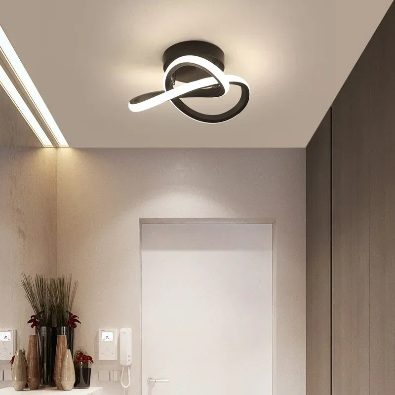Moderne LED-Wandleuchte – Dreifach Schwarz & Weiß Deckenleuchte für Schlafzimmer, Wohnzimmer, Flur und Arbeitszimmer mit Fernbedienung und dimmbaren Optionen