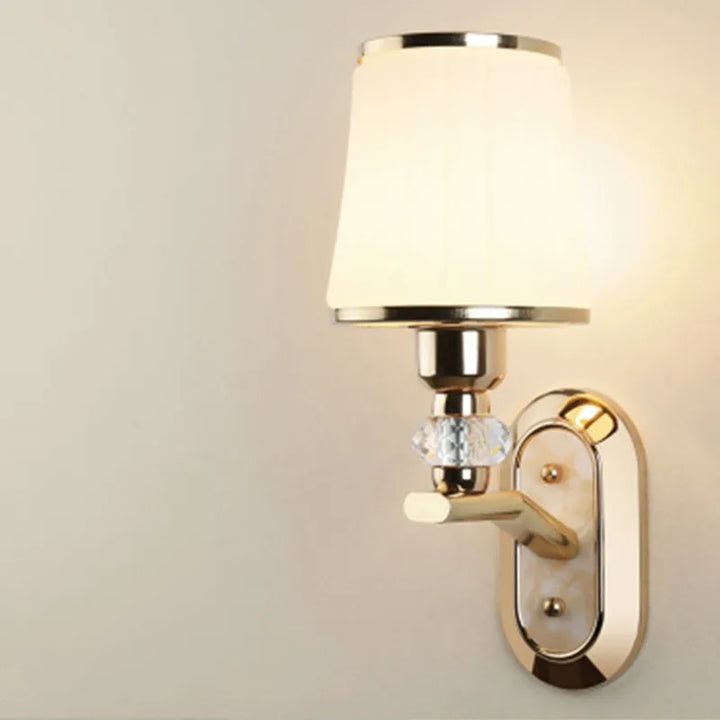Moderne LED Wandleuchte mit Glaslampenschirm | Wandleuchten