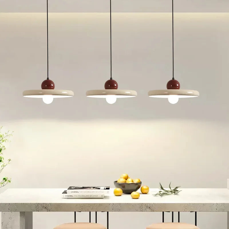 Nordic Cream Flying Saucer Pendelleuchte – Moderne LED-Lampe für Wohnzimmer, Schlafzimmer und Restaurant, 20/30cm