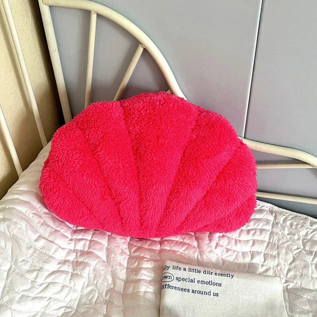 Pastell Shell Kissen – Flauschiges Bouclé Plüschkissen