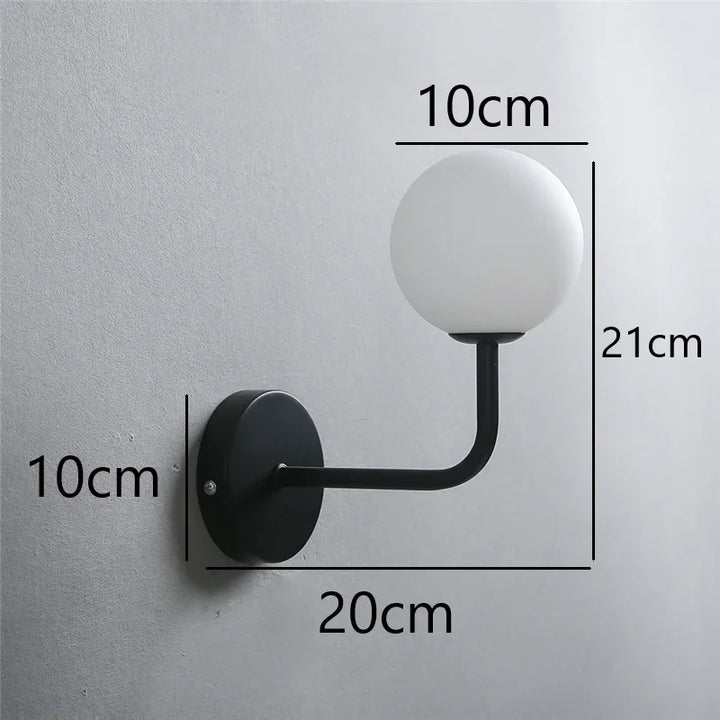 Moderne Metall- und Glaskugel-Wandleuchte – Nordic Style Wandbeleuchtung für Wohnzimmer, Schlafzimmer, Gang, Flur und Treppen – AC-betrieben, LED-Birne enthalten